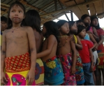 Children from village of Llano Bonito
